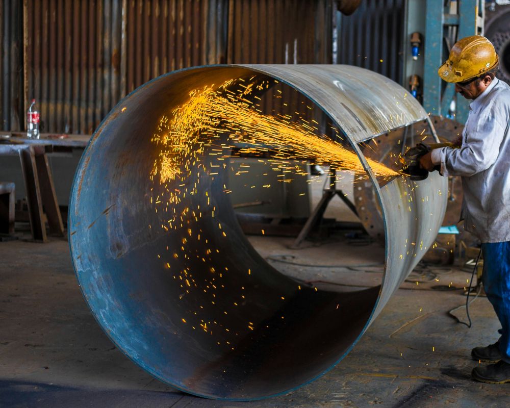 Demontage einer industriellen Anlage